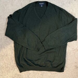 Men's Olive Green V-Neck Sweater